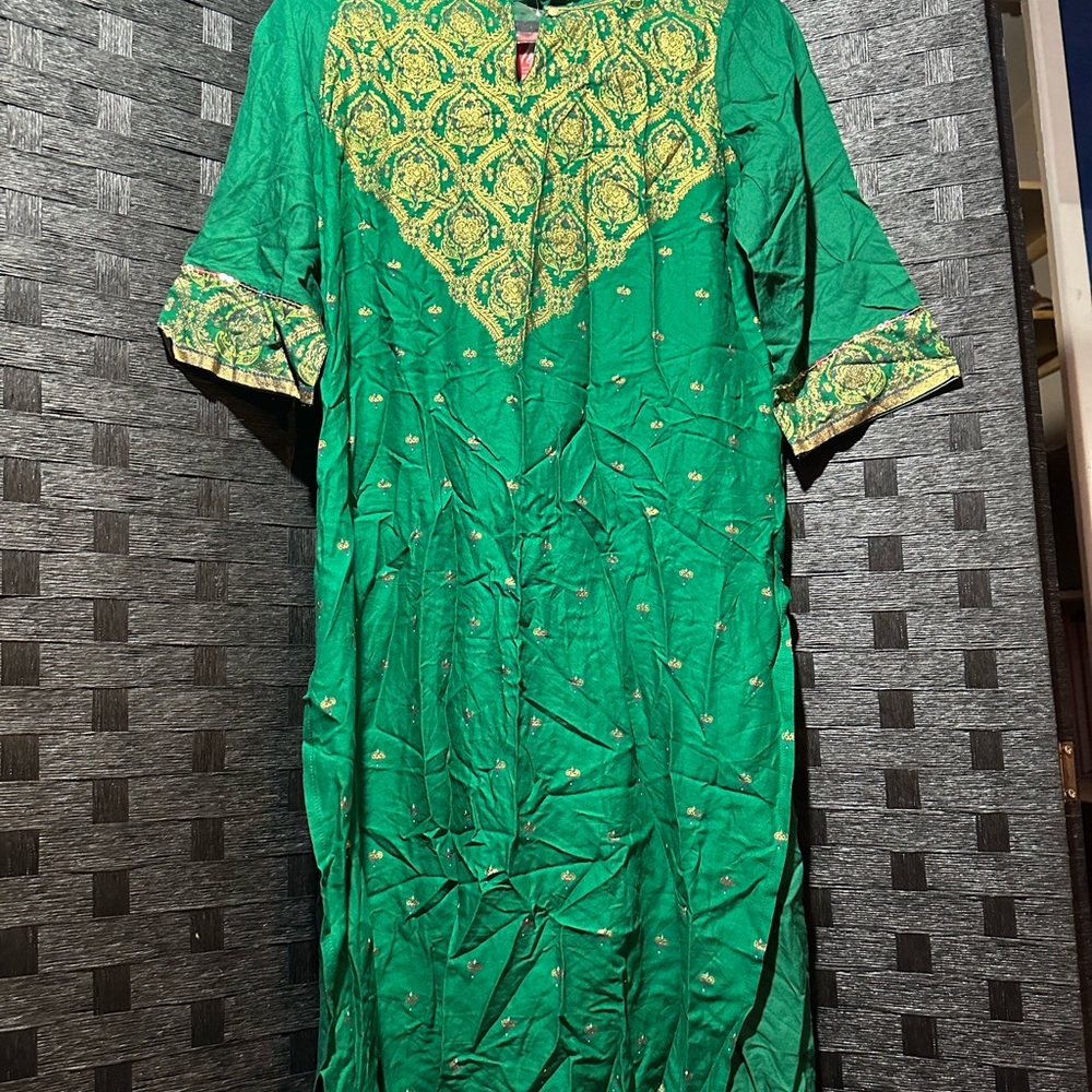 Aurelia Green and Gold Cuffed Sleeve Dress